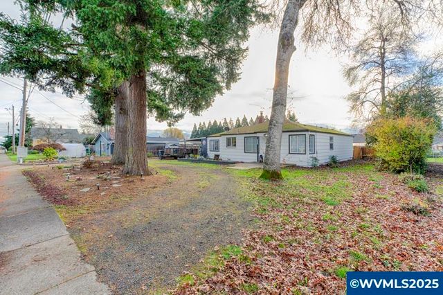 661 SE Hankel St St, Dallas, OR 97338