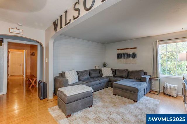 661 SE Hankel St St, Dallas, OR 97338