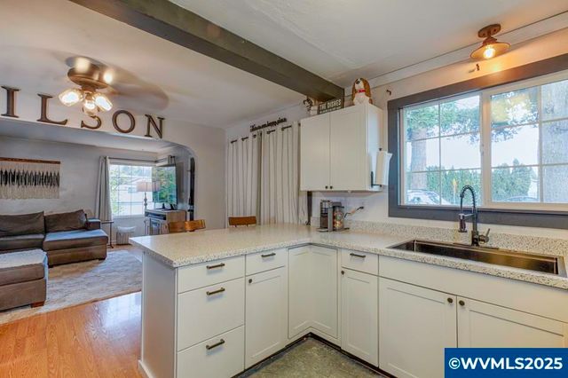 661 SE Hankel St St, Dallas, OR 97338