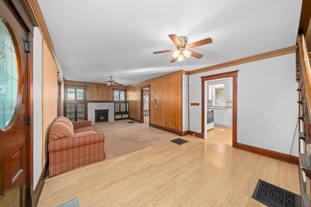 449 W Lincoln Avenue, Hinckley, IL 60520