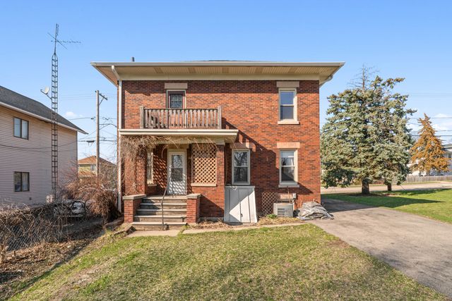 449 W Lincoln Avenue, Hinckley, IL 60520