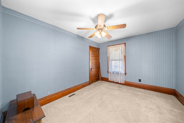 449 W Lincoln Avenue, Hinckley, IL 60520