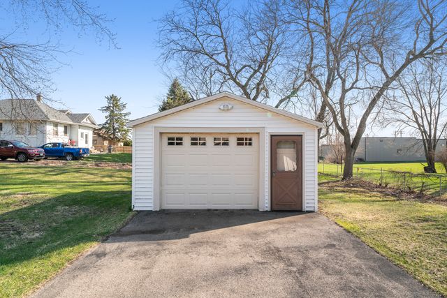 449 W Lincoln Avenue, Hinckley, IL 60520