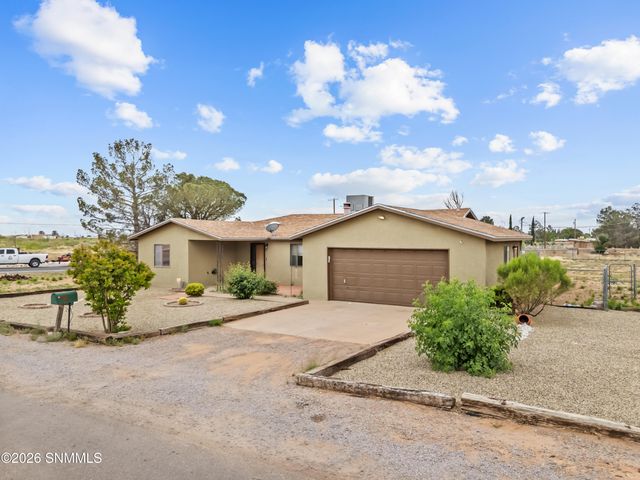 5011 Calle Del Ranchero, Las Cruces, NM 88011