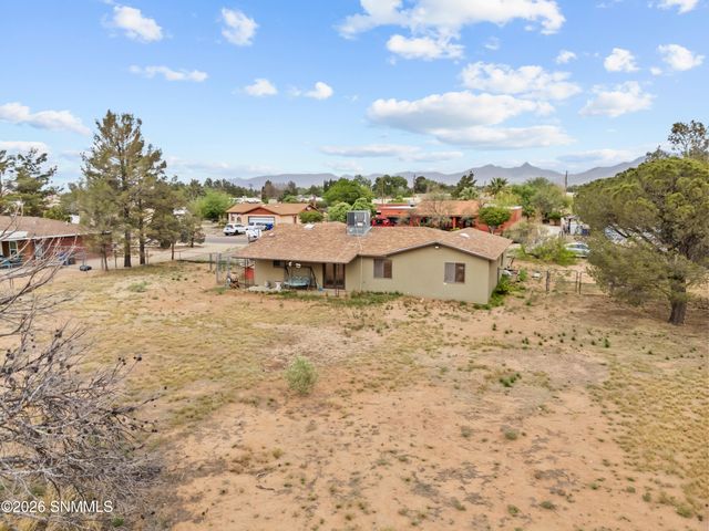 5011 Calle Del Ranchero, Las Cruces, NM 88011