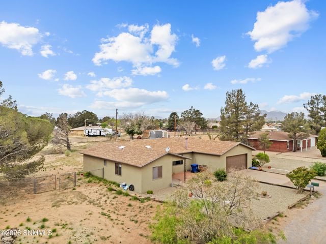 5011 Calle Del Ranchero, Las Cruces, NM 88011