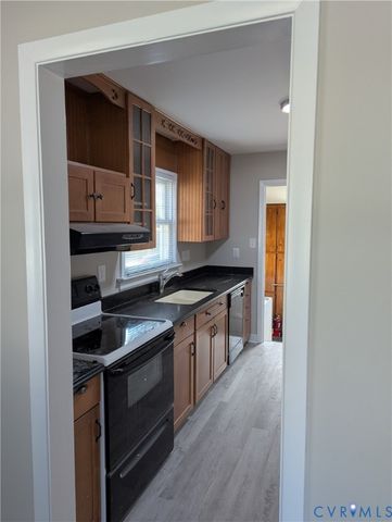 121 E Magruder St, Sandston, VA 23150