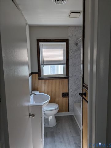 121 E Magruder St, Sandston, VA 23150