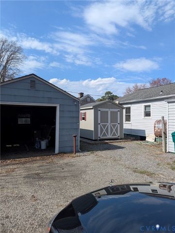 121 E Magruder St, Sandston, VA 23150