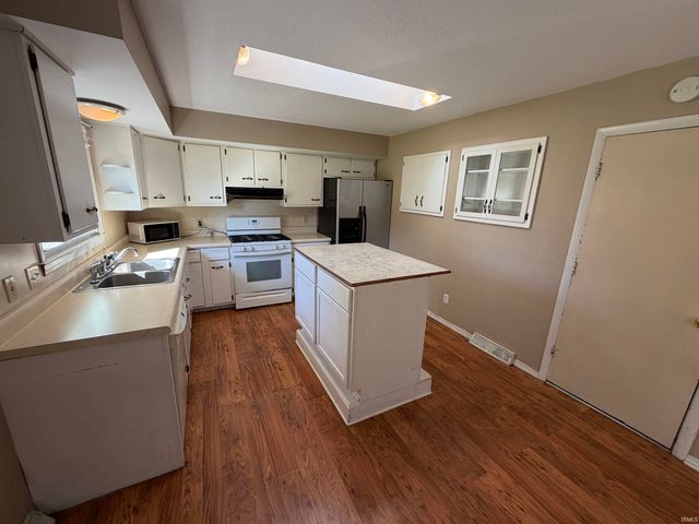 2109 CHOCHTIMAR Trail, Fort Wayne, IN 46808