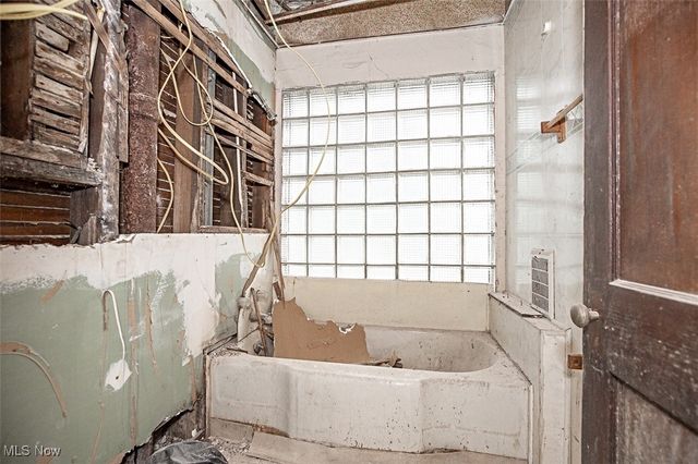 13819 Northfield Avenue, East Cleveland, OH 44112