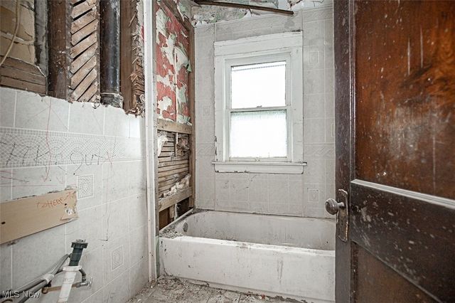 13819 Northfield Avenue, East Cleveland, OH 44112