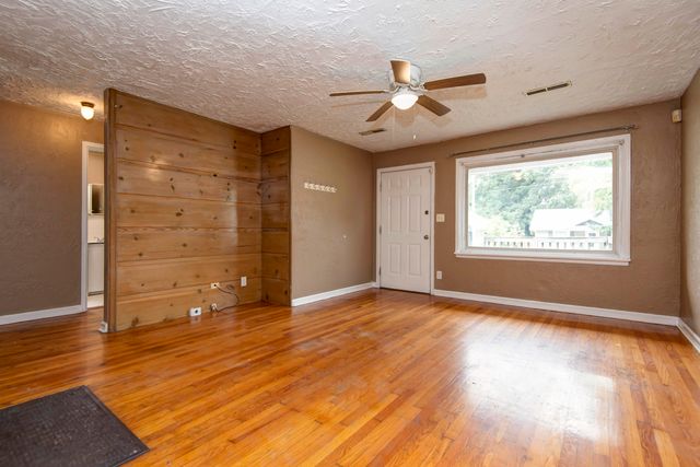 1610 E Cairo Street, Springfield, MO 65802