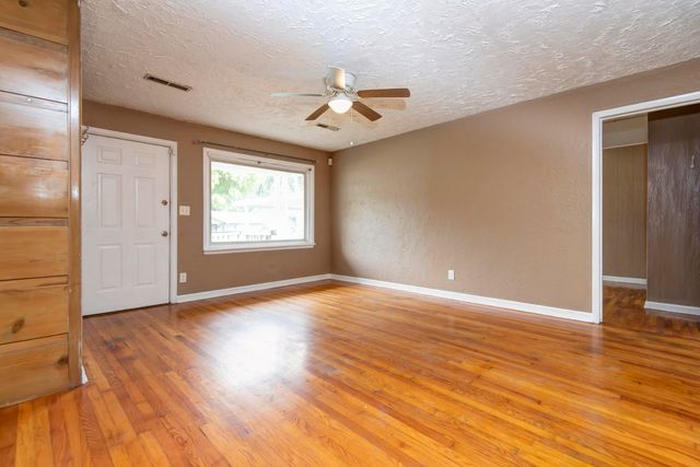 1610 E Cairo Street, Springfield, MO 65802