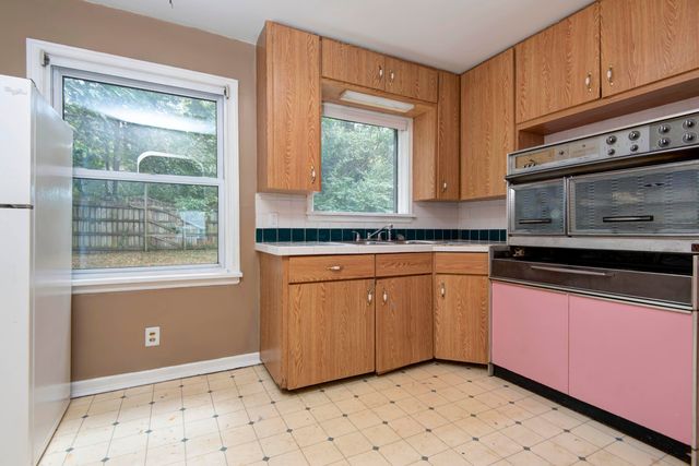 1610 E Cairo Street, Springfield, MO 65802