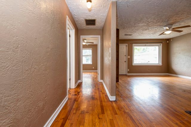 1610 E Cairo Street, Springfield, MO 65802