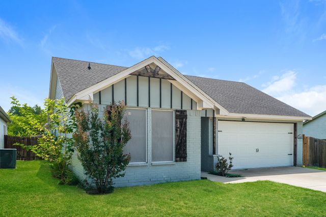 1408 Lexington Street, Weatherford, TX 76086