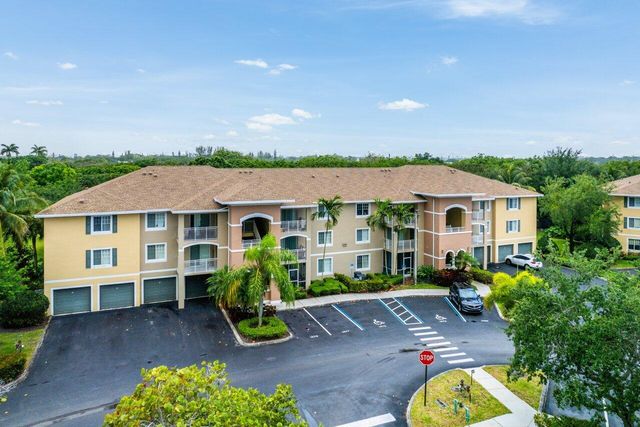 6492 Emerald Dunes Drive 208, West Palm Beach, FL 33411