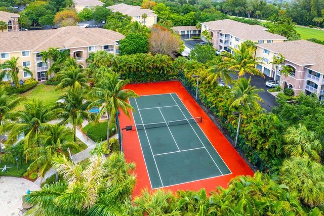 6492 Emerald Dunes Drive 208, West Palm Beach, FL 33411