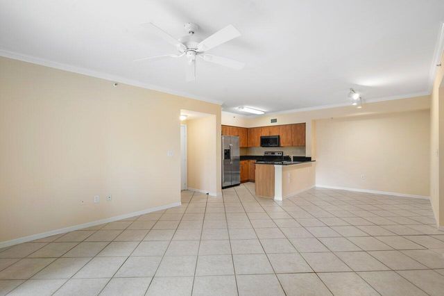 6492 Emerald Dunes Drive 208, West Palm Beach, FL 33411