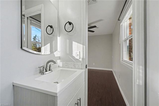 200 Redwood Bend Road, King, NC 27021