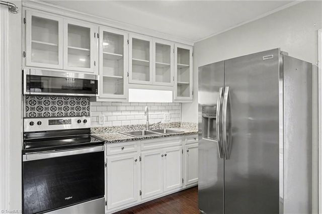 200 Redwood Bend Road, King, NC 27021