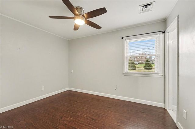 200 Redwood Bend Road, King, NC 27021