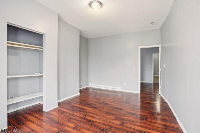 51 N 14Th St, East Orange City, NJ 07017