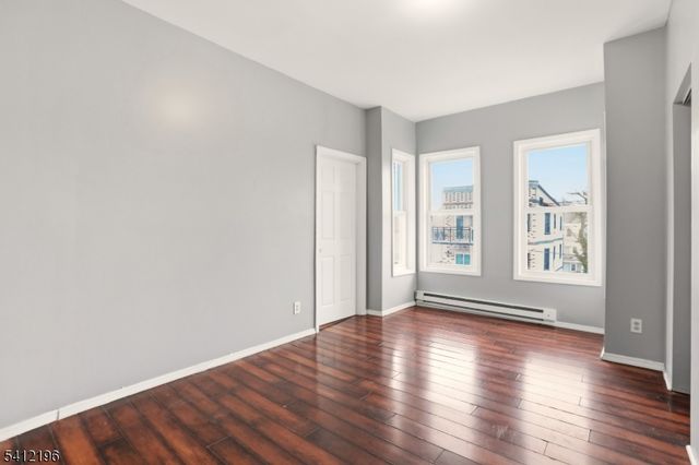 51 N 14Th St, East Orange City, NJ 07017