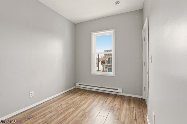 51 N 14Th St, East Orange City, NJ 07017