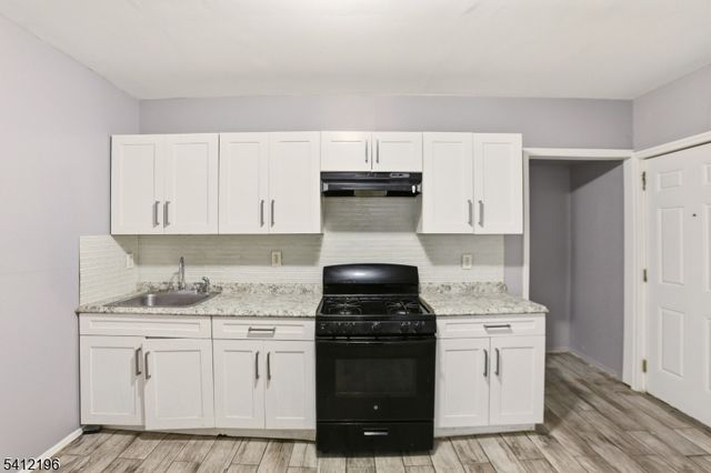 51 N 14Th St, East Orange City, NJ 07017