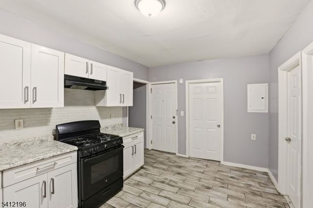51 N 14Th St, East Orange City, NJ 07017