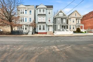 51 N 14Th St, East Orange City, NJ 07017