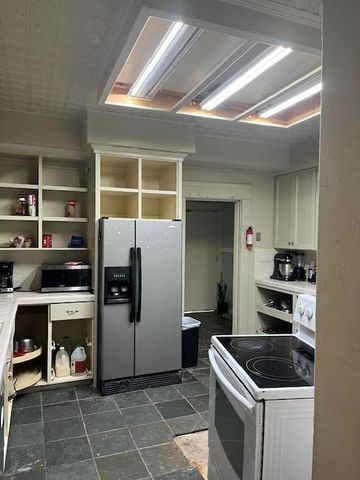 714 W Park St, Stockton, CA 95203