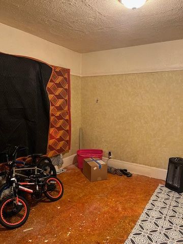 714 W Park St, Stockton, CA 95203