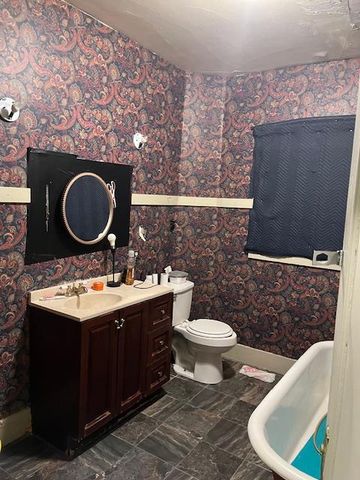 714 W Park St, Stockton, CA 95203