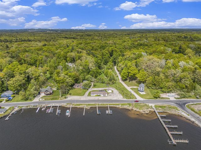 5164 Monroe Road, Pentwater, MI 49449
