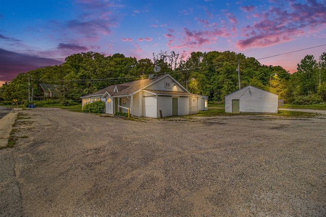 5164 Monroe Road, Pentwater, MI 49449