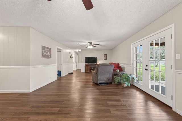 9525 Gene Street, Needville, TX 77461