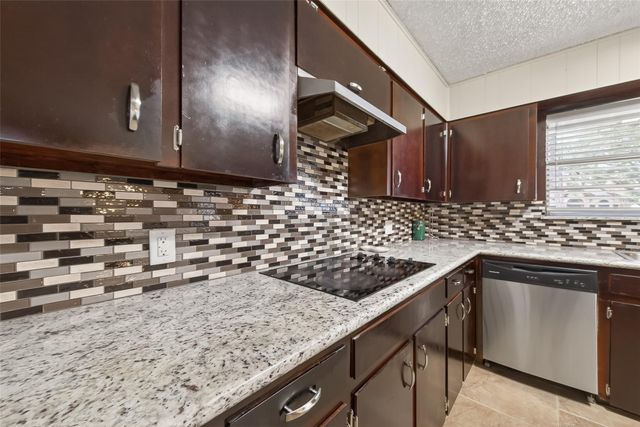 9525 Gene Street, Needville, TX 77461