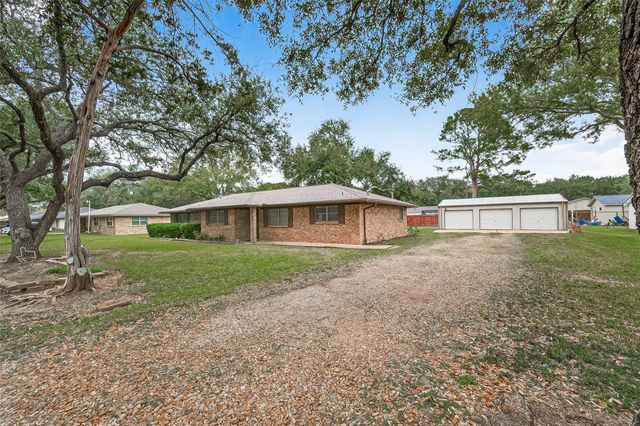 9525 Gene Street, Needville, TX 77461