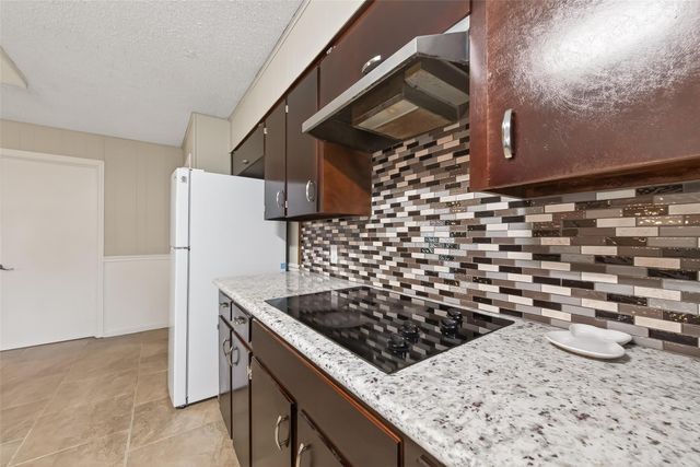 9525 Gene Street, Needville, TX 77461