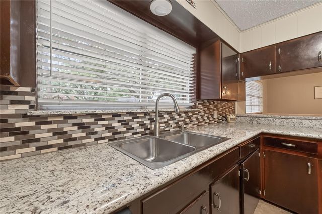 9525 Gene Street, Needville, TX 77461