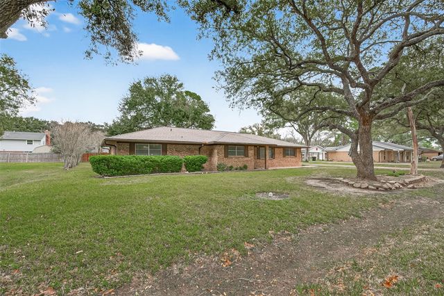 9525 Gene Street, Needville, TX 77461
