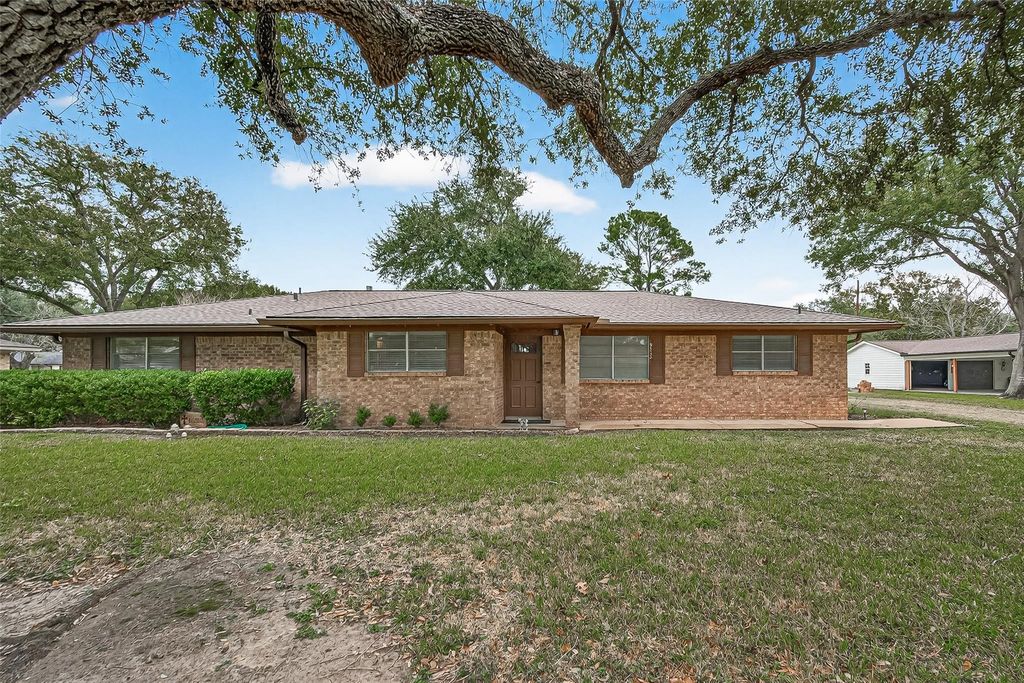 9525 Gene Street, Needville, TX 77461