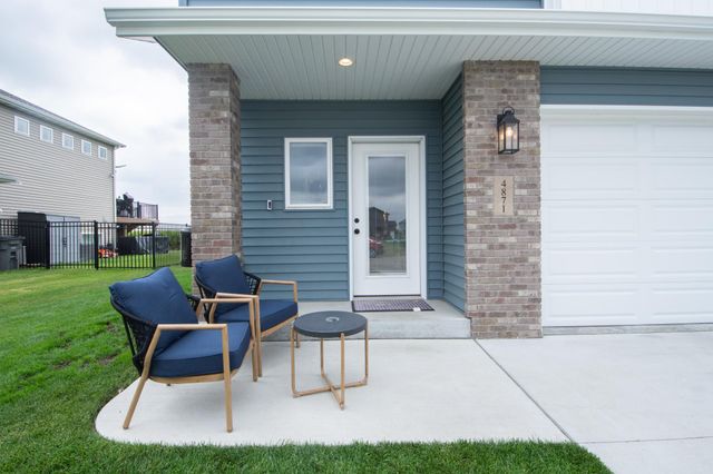 4871 Hampton Circle S, Moorhead, MN 56560