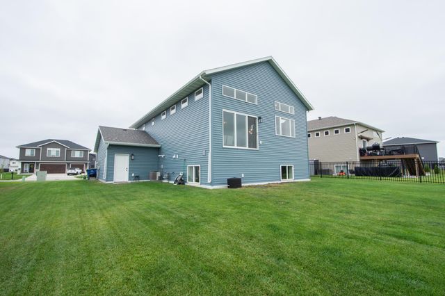 4871 Hampton Circle S, Moorhead, MN 56560