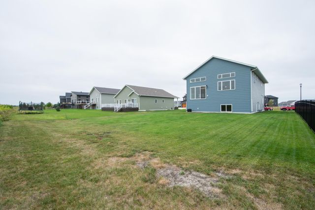 4871 Hampton Circle S, Moorhead, MN 56560