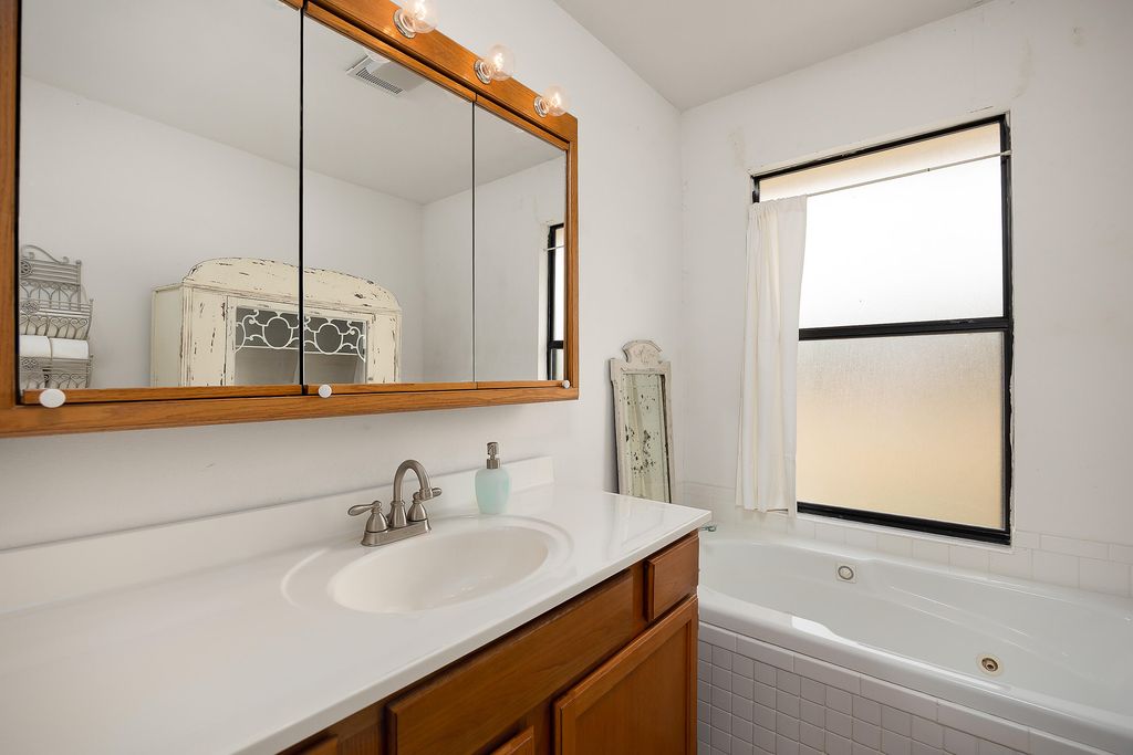 Image 11 of property listing at 7719 County Road 6002, Millersview, TX 76862