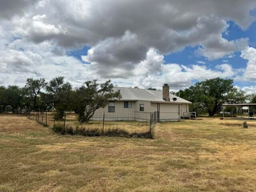 Image 19 of property listing at 7719 County Road 6002, Millersview, TX 76862